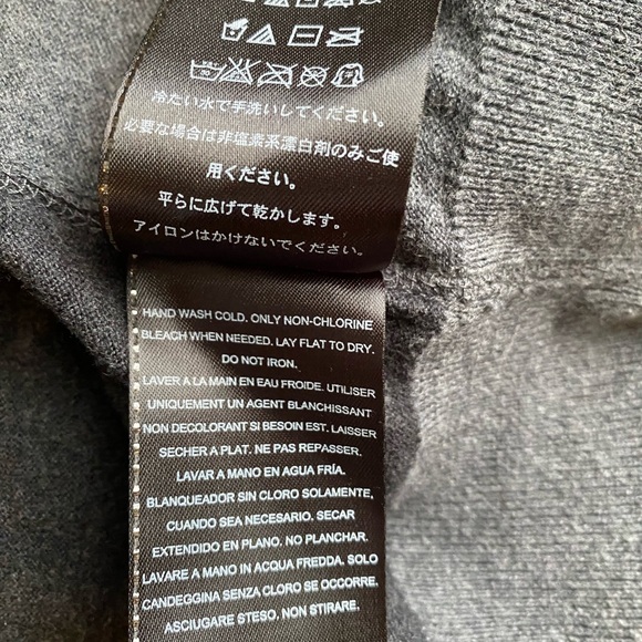 Vintage Guess Cardigan - Picture 6 of 11